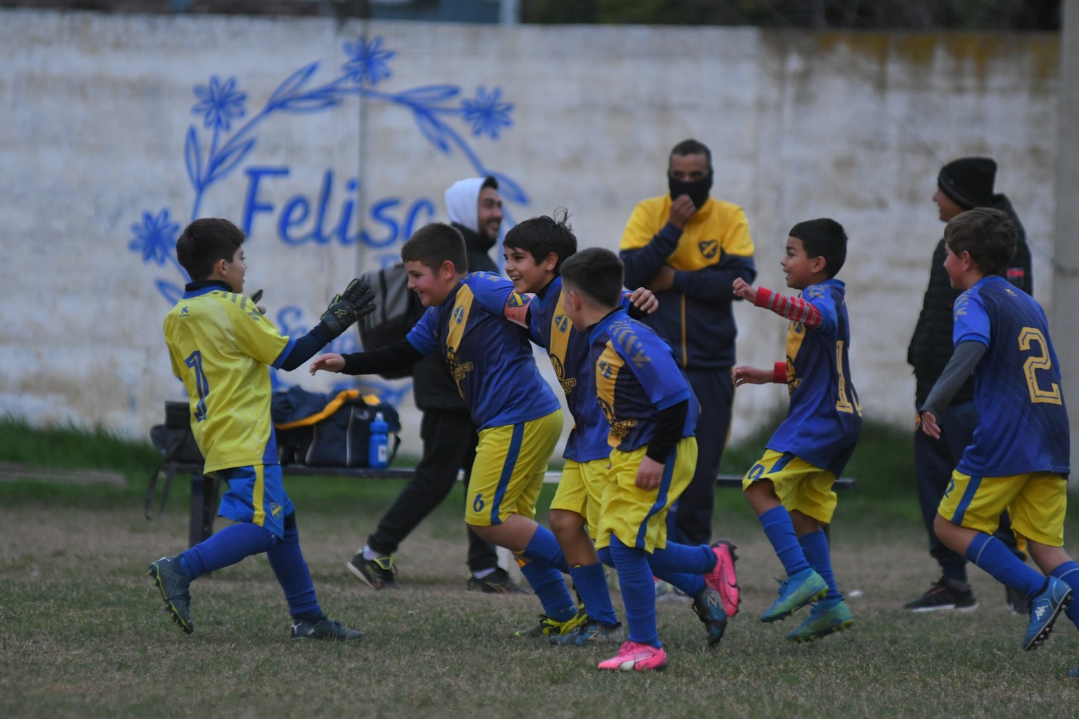 Fútbol Infantil. El Lobito de Gimnasia y Esgrima de Ciudadela. Cuatro días de fútbol infantil se vivieron en el Gigante de Ciudadela. Más de 1000 niños y un gran marco de público le dieron color a jornadas inolvidables.  Pasión Liga de Diario El Litoral presente en los grandes eventos de nuestros niños.