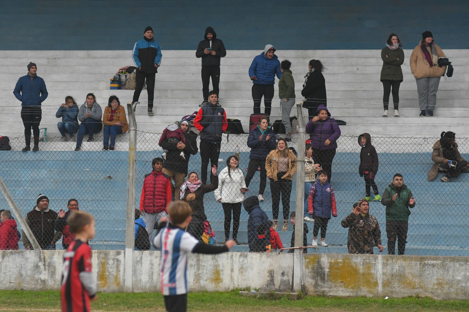 Fútbol Infantil. El Lobito de Gimnasia y Esgrima de Ciudadela. Cuatro días de fútbol infantil se vivieron en el Gigante de Ciudadela. Más de 1000 niños y un gran marco de público le dieron color a jornadas inolvidables.  Pasión Liga de Diario El Litoral presente en los grandes eventos de nuestros niños.