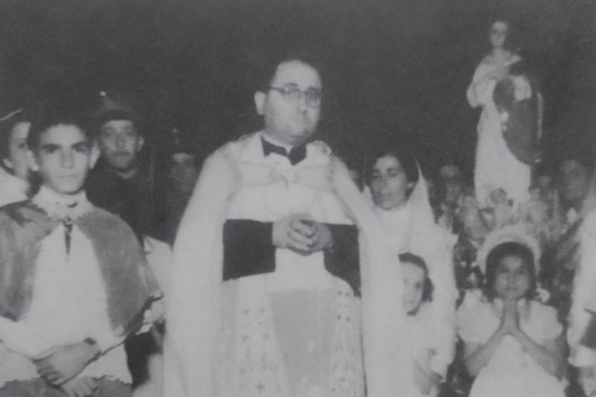 El Padre Eduardo Accastello estudió la historia de la iglesia y el culto local. Además, fue inmortalizado en la película Tacuara y Chamorro, donde debutó en cine Sandro, oficiando una misa en la Parroquia San Jerónimo en 1966.