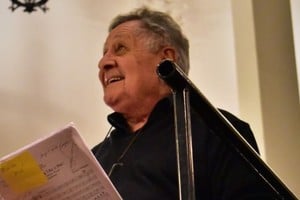 De la Vega es conocido por fomentar la música folclórica argentina con grupos como Grupo Azul y Canto Primo. Foto: Gentileza