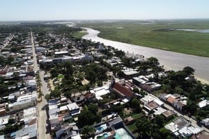 La media sanción se llevó a cabo por unanimidad con la finalidad de aliviar cuanto antes las cuentas de los gobiernos de pueblos y ciudades del interior provincial. Crédito: Fernando Nicola