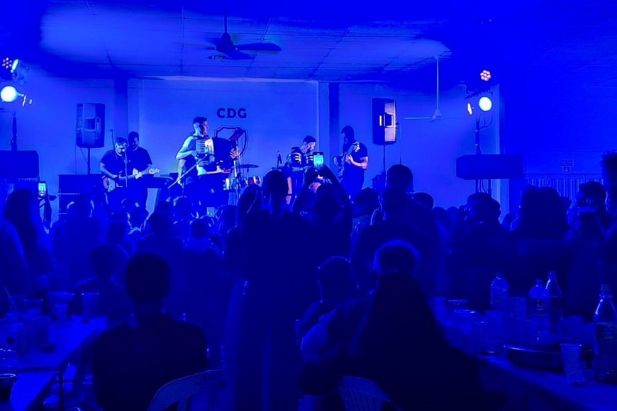 Familias de la localidad formaron parte de los festejos centrales.