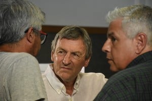 No picó el "Bichito". La mayoría de los clubes del ascenso, hasta los más humildes en recursos, se las ingeniaron para sumar refuerzos. Colón, con el "Bicho" Godano a la cabeza, viene con un mercada de invierno lento y frío. Ni siquiera se concretó la vuelta de Neris...por ahora. Crédito: Pablo Aguirre