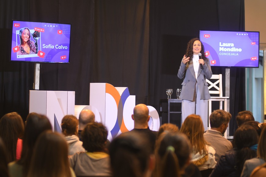 Sofía Calvo y Laura Mondino