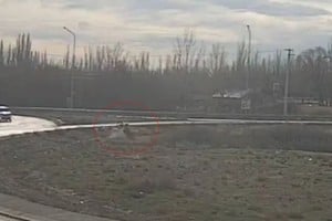 El hombre se accidentó en la rotonda del tercer puente de Cipolletti.