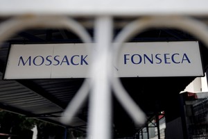 FILE PHOTO: Mossack Fonseca law firm sign is pictured in Panama City, April 4, 2016. REUTERS/Carlos Jasso/File Photo ciudad de panama  logo estudio juridico mossack fonseca escandalo panama papers