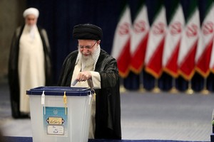 Iran's Supreme Leader Ayatollah Ali Khamenei casts his vote during presidential elections in Tehran, Iran June 28, 2024. Office of the Iranian Supreme Leader/WANA (West Asia News Agency)/Handout via REUTERS ATTENTION EDITORS - THIS PICTURE WAS PROVIDED BY A THIRD PARTY