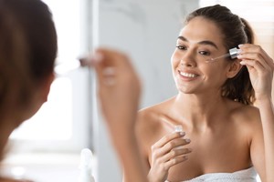 Una aplicación lenta y uniforme maximiza la absorción del producto.