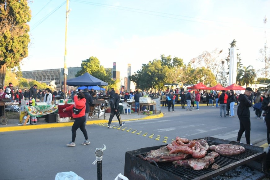 La nueva esquina dispuesta por el municipio para los puestos de comida. Crédito: Manuel Fabatía