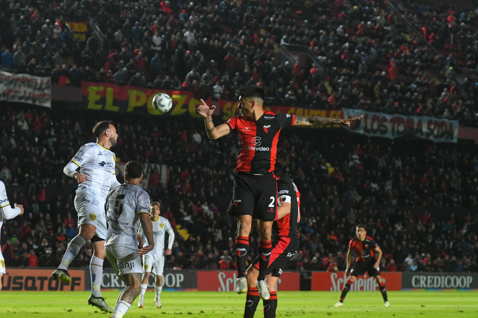 La experiencia de Paolo Goltz en el área rival. Colón en su búsqueda fue con todo y no logró los tres puntos  con un rival que vino a no perder. 