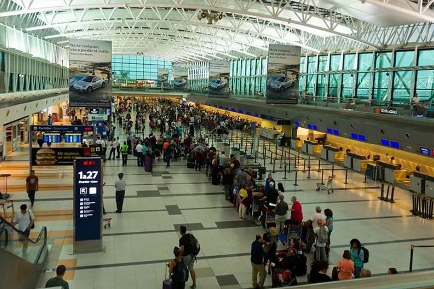 Demoras en Aeroparque y Ezeiza por asamblea del personal