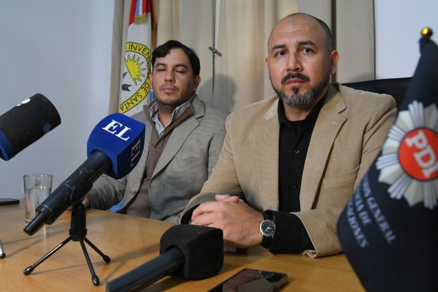 Claudio Silva y Leandro Ataide; jefe de la División Operativa y de Delitos Complejos, respectivamente. Créditos: Mauricio Garín