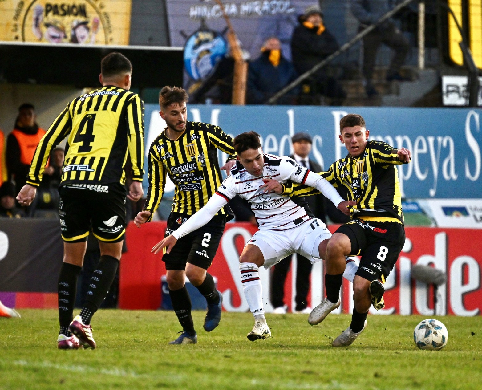 Almirante Brown y Colón, empate: 0 a 0