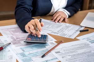 El centro de estudios advierte que "una transformación prioritaria es la tributaria", objetivo que Luis Caputo dejó como promesa en los fundamentos del paquete fiscal que aprobó el Congreso junto a la ley de Bases.