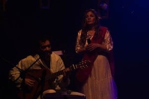 El elenco esta conformado por el músico Joaquin Armas y Lorena Nittoli. Foto: Gentileza producción