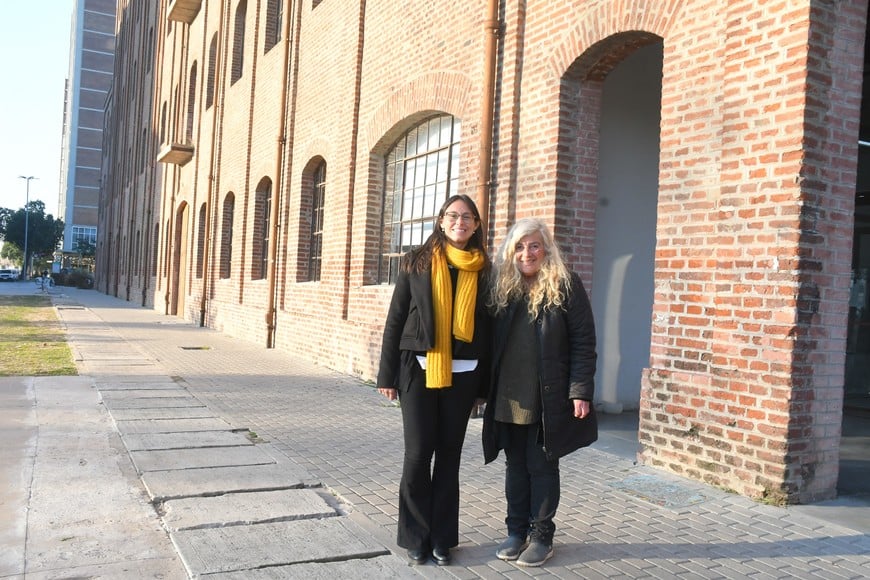 La secretaria de Educación, Alicia Barletta, y la directora ejecutiva del Liceo, Mónica Osella, explicaron cuáles son los trabajos que se encararán en el edificio patrimonial. Crédito: Manuel Fabatía