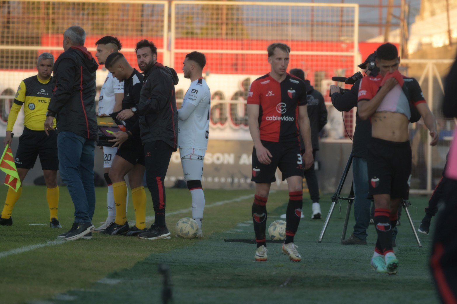 Delfino sacó los dos marcadores laterales a los 35 minutos del ST.