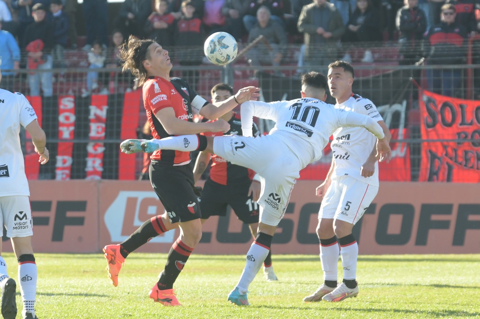 Colón perdió 1 a 0 contra Patronato y quedó tercero en la tabla de posiciones.