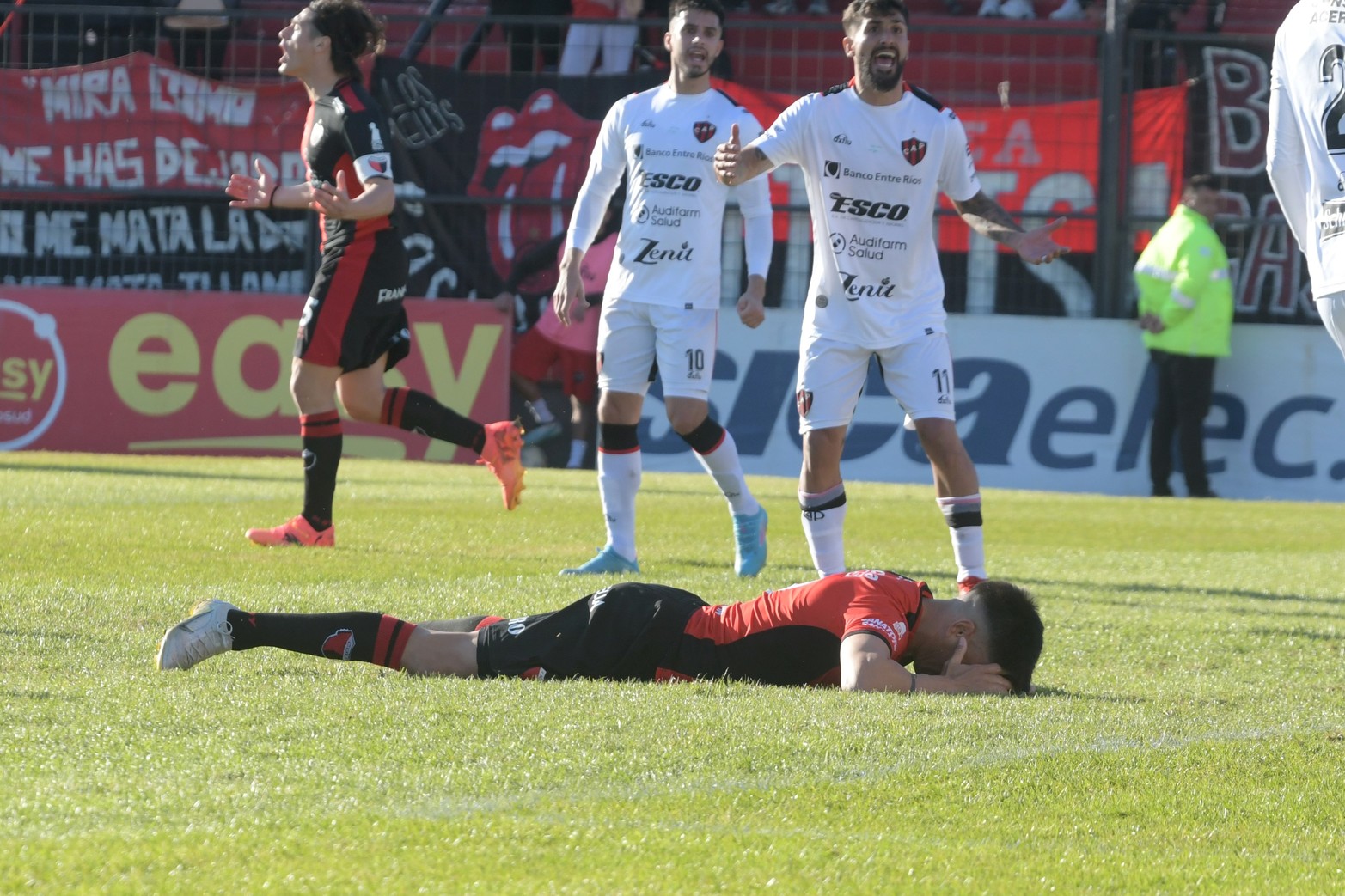 No lo puede creer Paolo Goltz lo que acaba de errar.