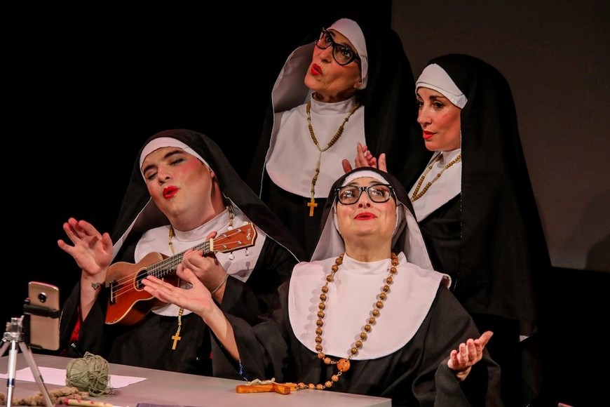 "Hermanas tejedoras", el último trabajo de Marcelo Allasino. Foto: Gentileza FTR24