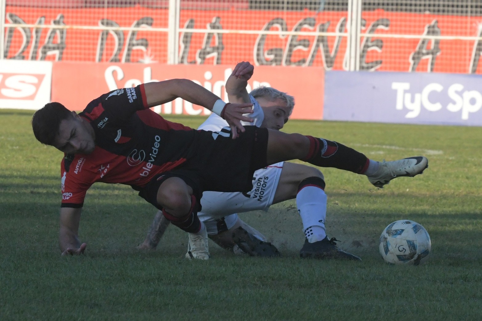 Colón perdió 1 a 0 contra Patronato y quedó tercero en la tabla de posiciones.