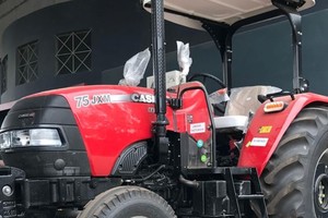 Primo comentó que en el marco del mantenimiento y cuidado del parque de maquinarias, en el marco del POU (Programa de Obras Urbanas) se avanzará en la ampliación del galpón del corralón comunal.
Foto: Gentileza