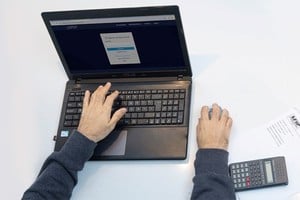 Actualización del importe de facturación para identificar a consumidores finales