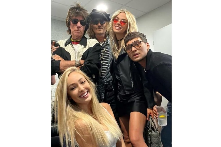 Yulia vive en Praga, donde tiene un estudio de maquillaje y peluquería,