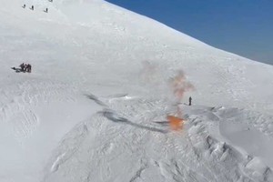 El accidente ocurrió mientras practicaba trekking junto a otras personas a más de 2.400 metros de altura.