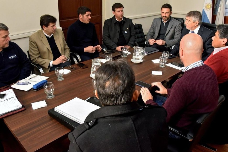 Diferentes ministerios de la Provincia se reunieron esta semana para coordinar tareas de prevención de incendios. Foto: Gentileza Gobierno Santa Fe