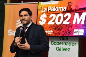 El gobernador Pullaro firmó el convenio con el intendente local, Alberto Ricci.