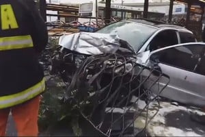 El conductor iba acompañado de una joven de 19 años y ambos también fueron trasladados al hospital Ramos Mejía, aunque el joven lo hizo en calidad de demorado.