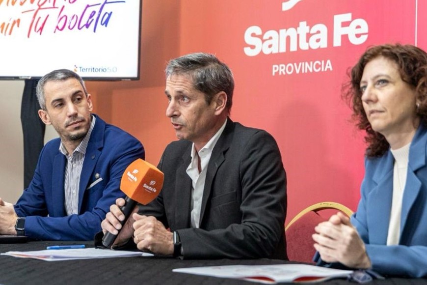 Los detalles fueron aportados por el subsecretario de Ingresos Públicos, Florencio Galíndez; el secretario de Tecnologías para la Gestión, Ignacio Tabares; y la administradora general de API, Daniela Bosco.