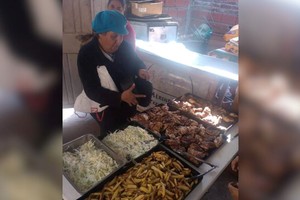 La organización combina recursos de socios y apoyo estatal, aunque enfrentan una realidad económica difícil.