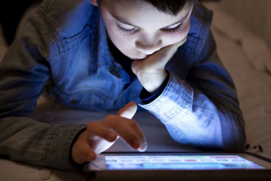 Recomendaron que los niños no usen pantallas antes de los dos años.