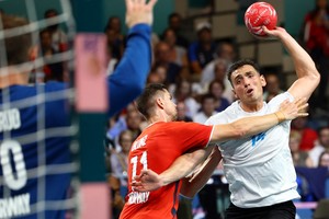 Pese al esfuerzo argentino, los europeos cerraron mejor el partido. Foto: Reuters.