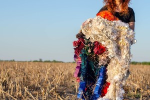 “La muestra se llama ‘Rastrojos’ porque representa el movimiento cíclico del cultivo”, cuenta la artista. Foto: Gentileza MAC