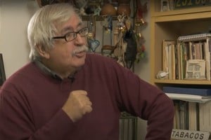 De temple siempre accesible y pensante, siempre fue parte del mundo intelectual y literario; aquí, entrevistado por el programa “La vida es un ratito”, de RTS Medios. Foto: Captura de pantalla