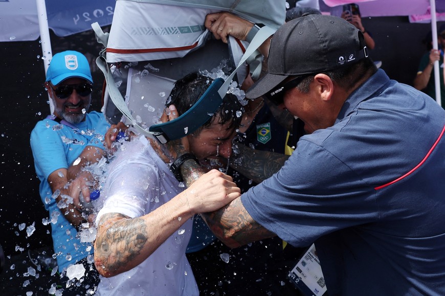 La alegría de todo el equipo de Torres Gil. Créditos: REUTERS.