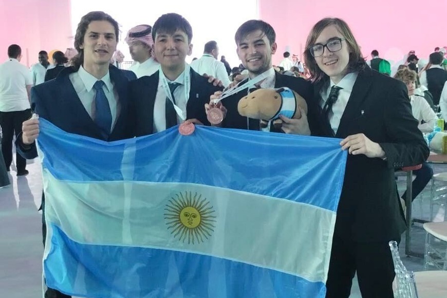 Los exámenes consistieron en experimentos de laboratorio y en una prueba teórica, de 5 horas cada instancia. Crédito: Gentileza