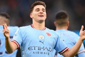 La alarma se encendió en la institución deportiva inglesa y Pep Guardiola reaccionó a la posible salida de la "Araña" de Calchín del Manchester City.