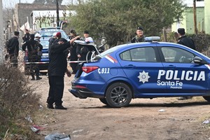 Segundo homicidio en 24 horas. Hallan degollado a un hombre dentro de una casa en barrio San Agustín. Seguidamente, le piden a Poletti que convoque al Consejo de Seguridad.