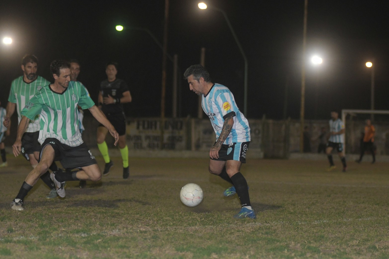 Desde el inicio, el partido mostró una alta dosis de intensidad y concentración por parte de ambos equipos.