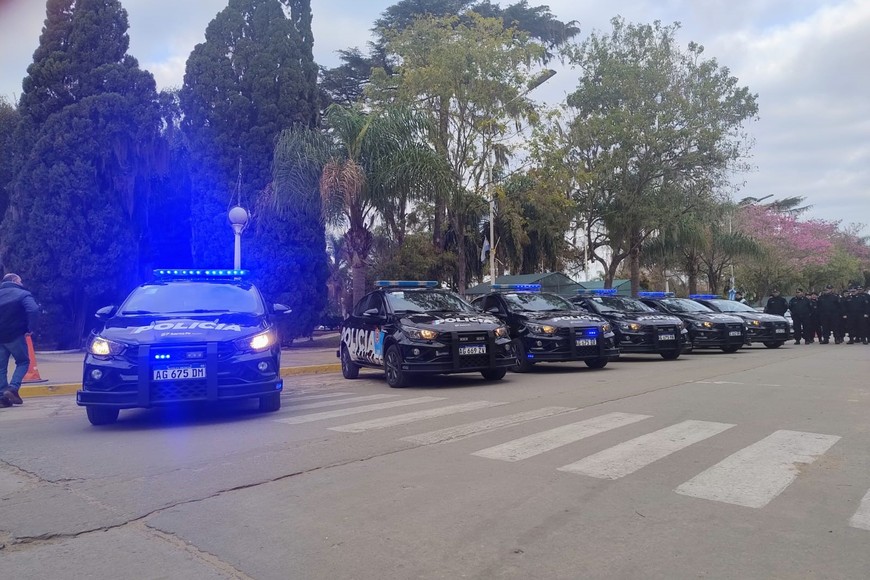 Las seis unidades móviles entregadas para 4 localidades.