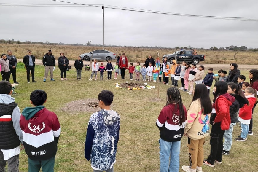 El evento, que también celebró el Año Nuevo Mocoví, fue una ocasión para reflexionar sobre la identidad cultural y construir una relación más profunda con la naturaleza y la comunidad.