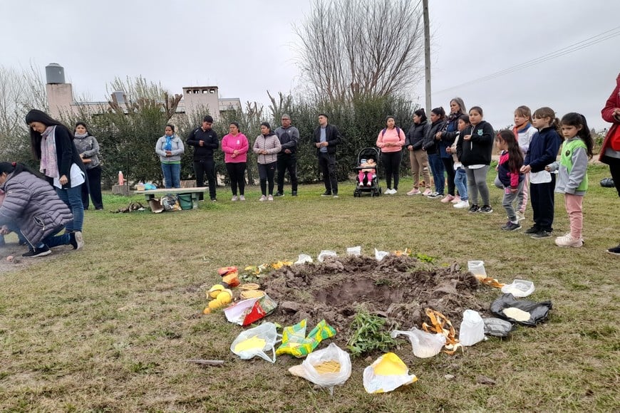 El evento, que también celebró el Año Nuevo Mocoví, fue una ocasión para reflexionar sobre la identidad cultural y construir una relación más profunda con la naturaleza y la comunidad.