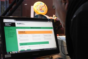 Son pocos los puntos de recarga que permiten el pago del tiempo de estacionamiento con débito.