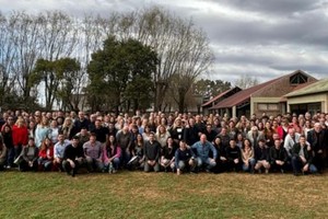 La foto final con los integrantes de los distintos espacios políticos.