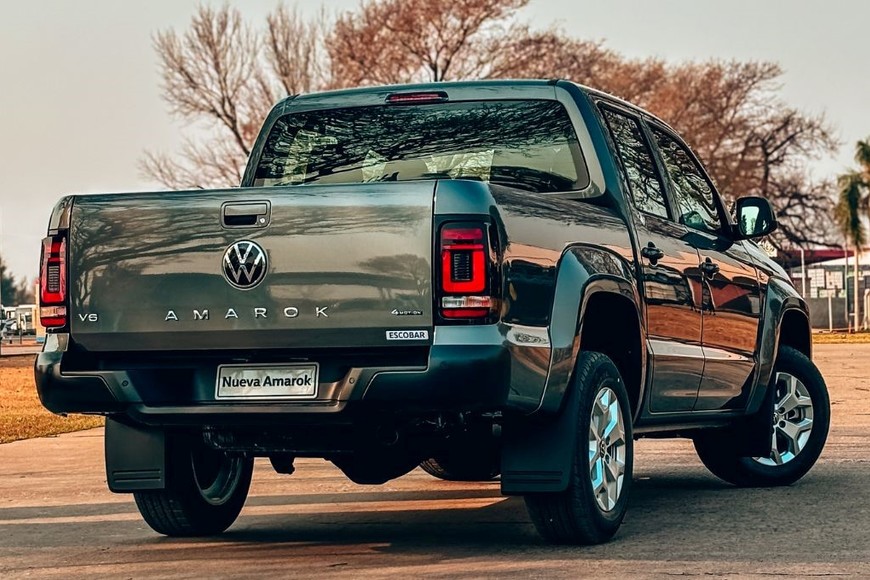 Renovada y lista para conquistar, la Amarok cuenta con motor V6 de 258 caballos y caja automática de ocho velocidades.