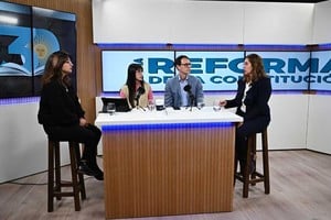 Desde los estudios de CYD Litoral, el programa pone en debate la reforma de la Carta Magna. Foto: Flavio Raina